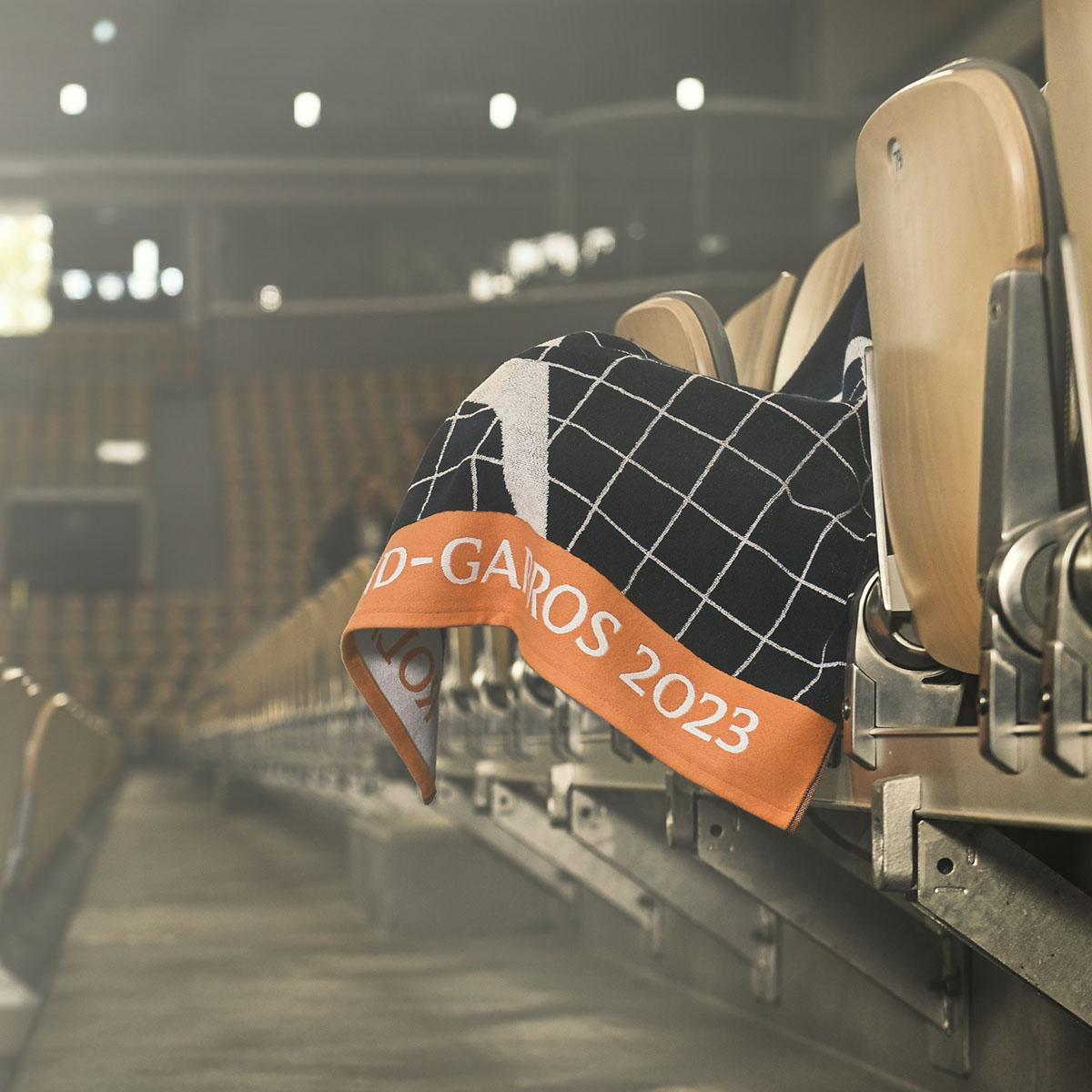 2023 Roland-Garros player towel - Navy | Roland-Garros Store