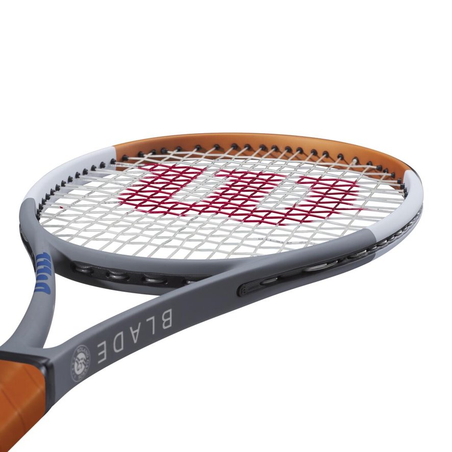 Beperking Fabriek Illustreren Tennis racket Blade 98 Wilson x Roland Garros Edition | Roland-Garros Store